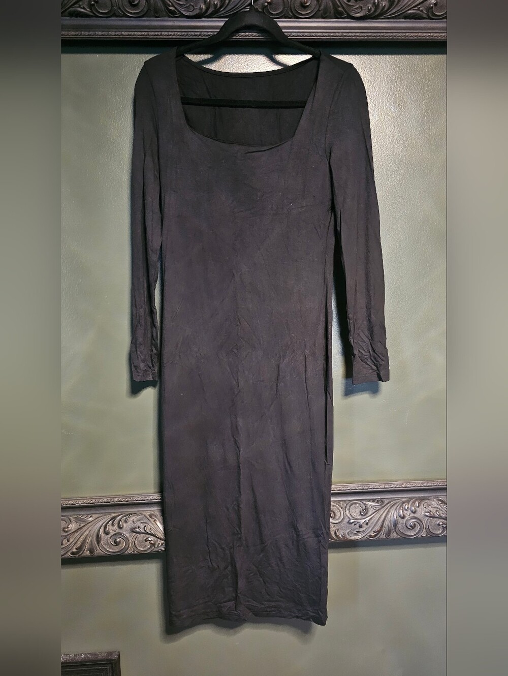 Women's Long Sleeve Scoop Neck Black Dress